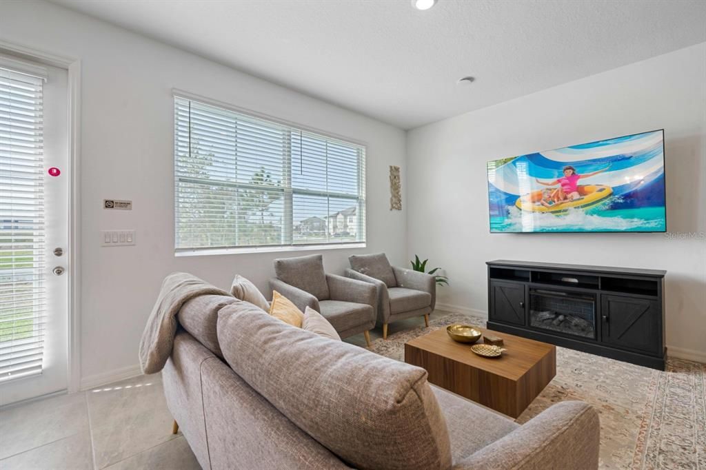 For Sale: $319,999 (3 beds, 2 baths, 1622 Square Feet)