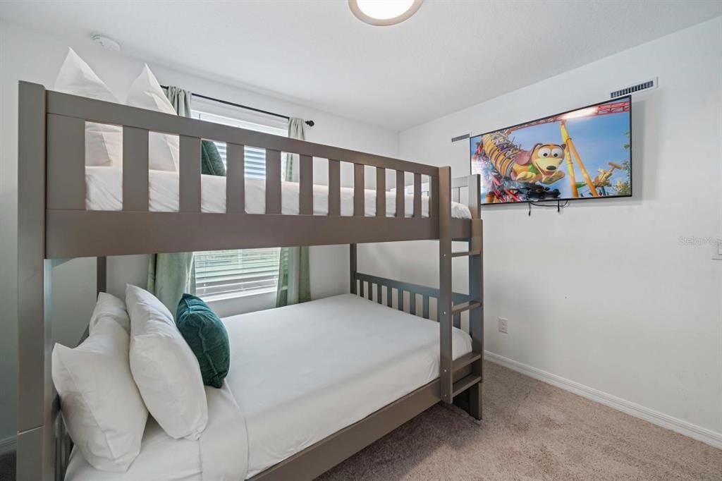 For Sale: $319,999 (3 beds, 2 baths, 1622 Square Feet)