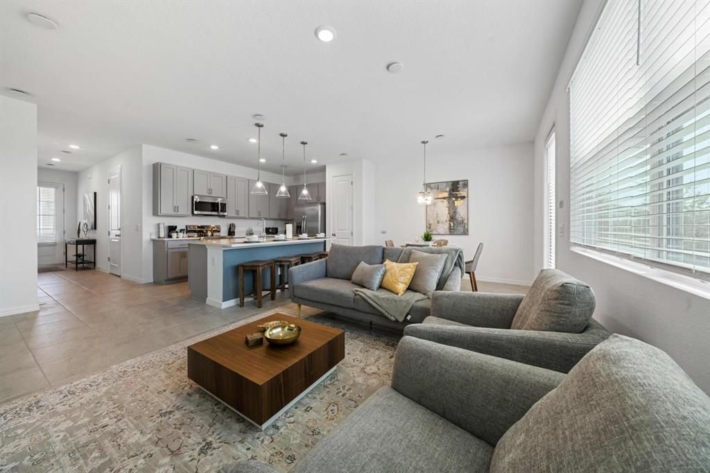 For Sale: $319,999 (3 beds, 2 baths, 1622 Square Feet)