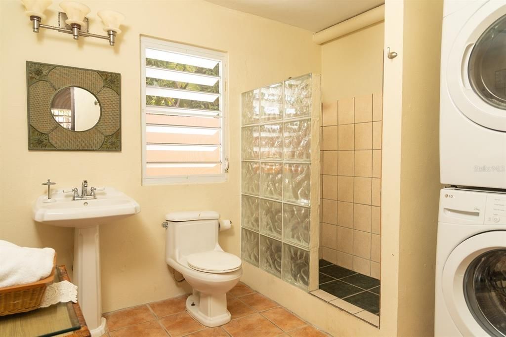 На продажу: $850,000 (3 спален, 4 ванн, 1967 Квадратных фут)