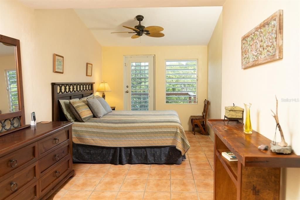 На продажу: $850,000 (3 спален, 4 ванн, 1967 Квадратных фут)