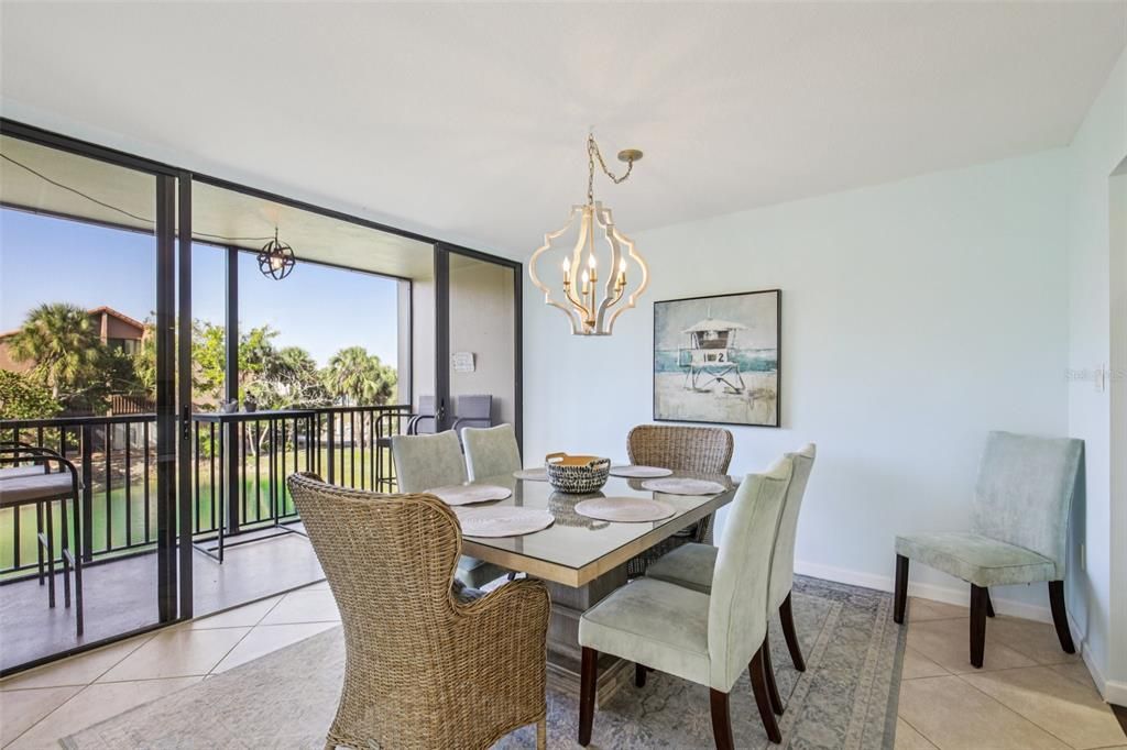 For Sale: $724,000 (2 beds, 2 baths, 1200 Square Feet)