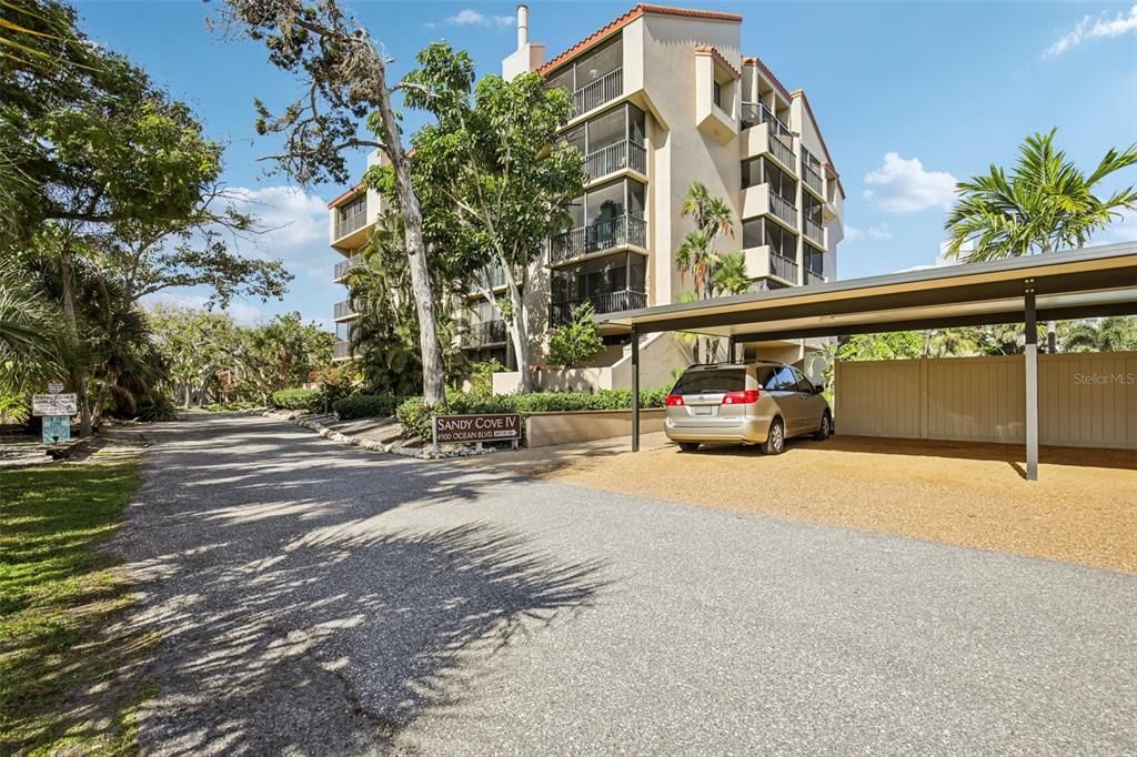 For Sale: $724,000 (2 beds, 2 baths, 1200 Square Feet)