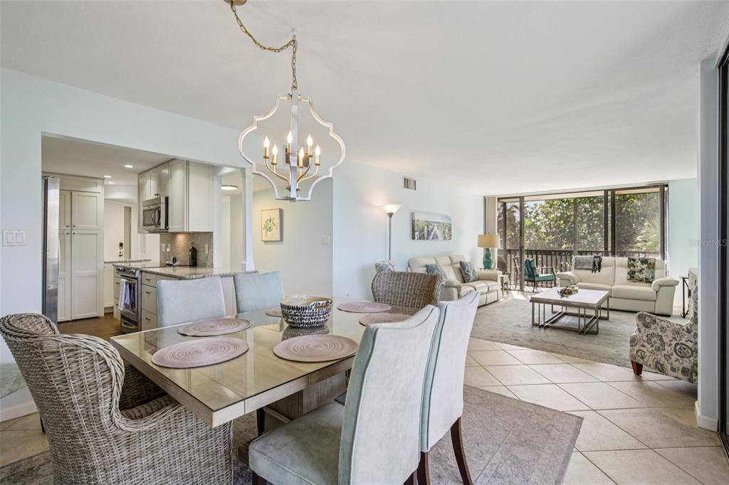 For Sale: $724,000 (2 beds, 2 baths, 1200 Square Feet)