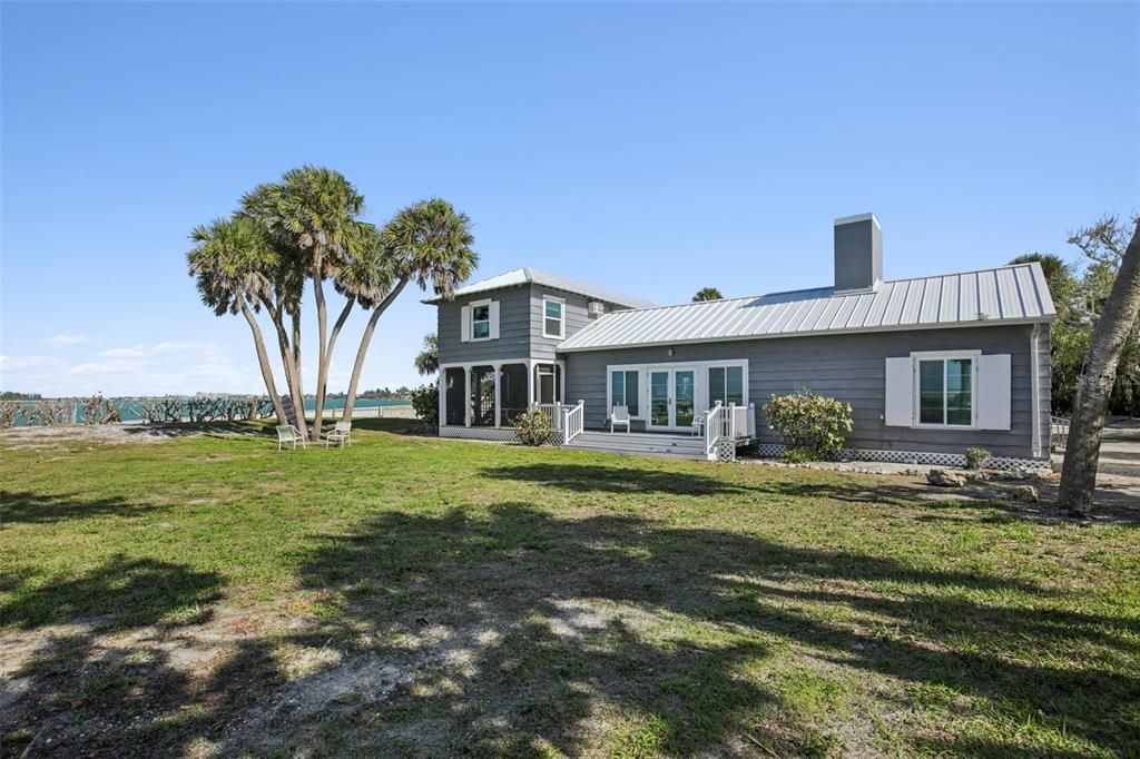 For Sale: $724,000 (2 beds, 2 baths, 1200 Square Feet)