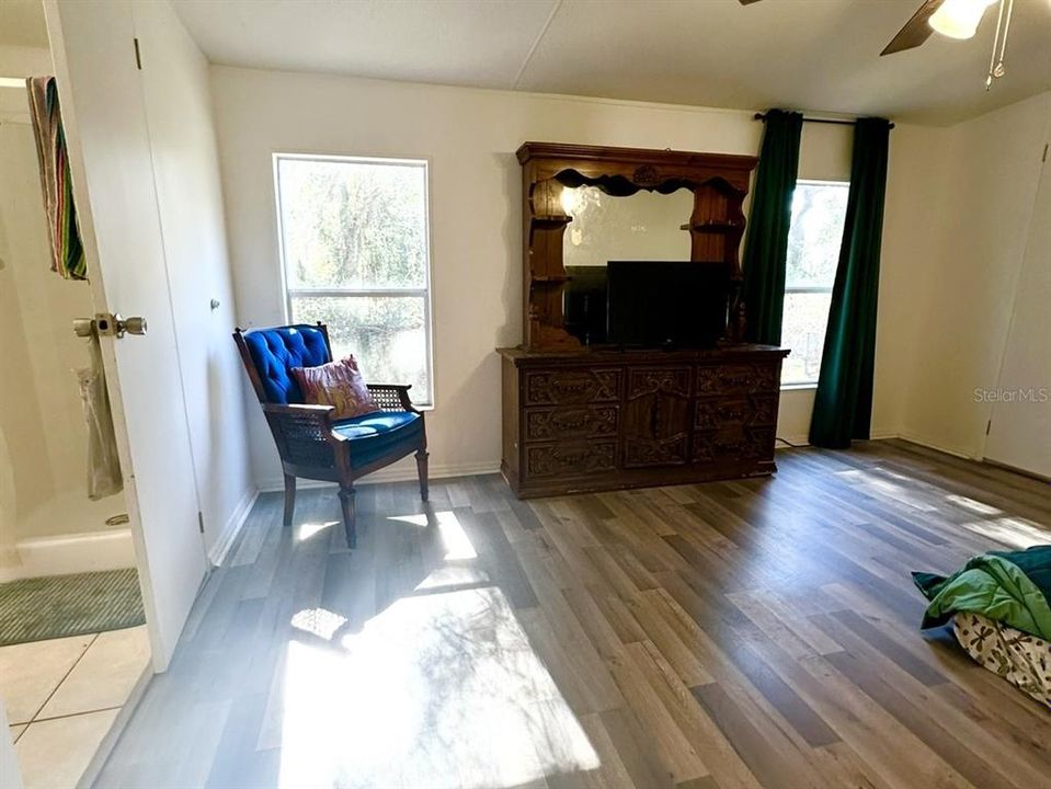 For Sale: $175,000 (3 beds, 2 baths, 1184 Square Feet)