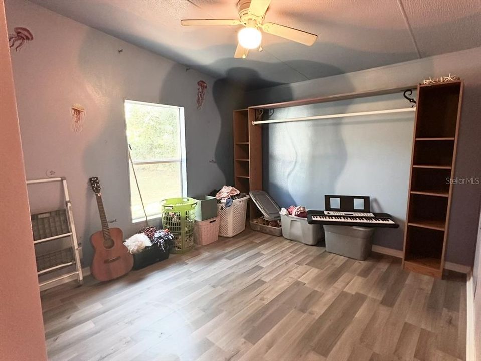 For Sale: $175,000 (3 beds, 2 baths, 1184 Square Feet)