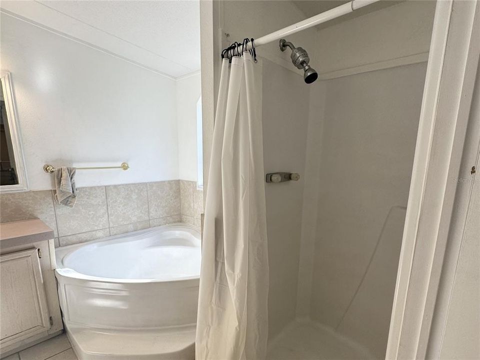 For Sale: $175,000 (3 beds, 2 baths, 1184 Square Feet)