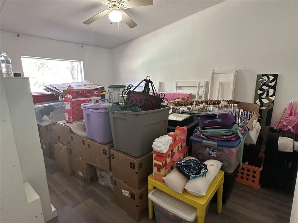 For Sale: $175,000 (3 beds, 2 baths, 1184 Square Feet)