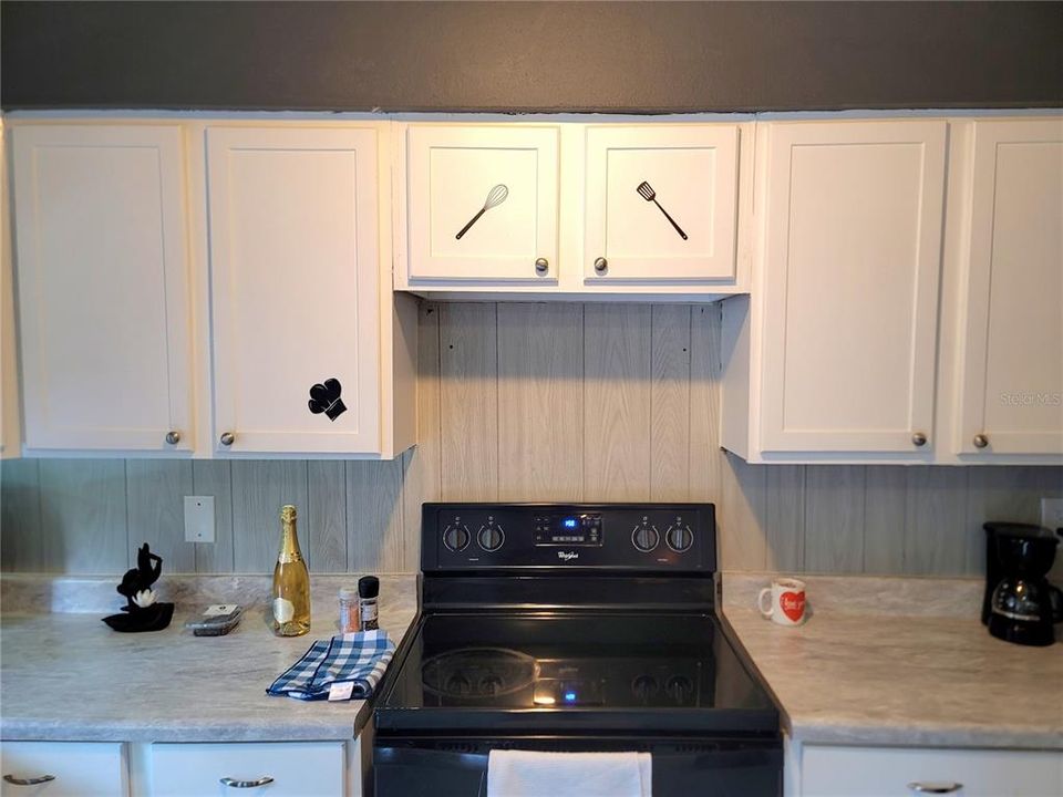 For Sale: $235,000 (3 beds, 2 baths, 1215 Square Feet)