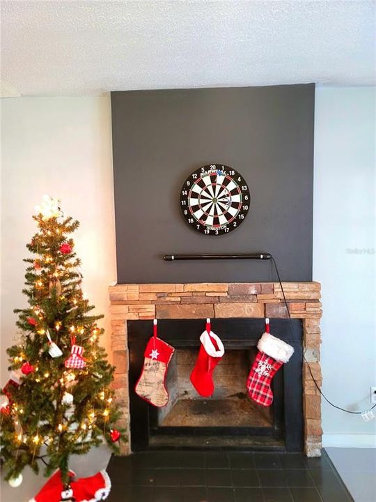 For Sale: $235,000 (3 beds, 2 baths, 1215 Square Feet)