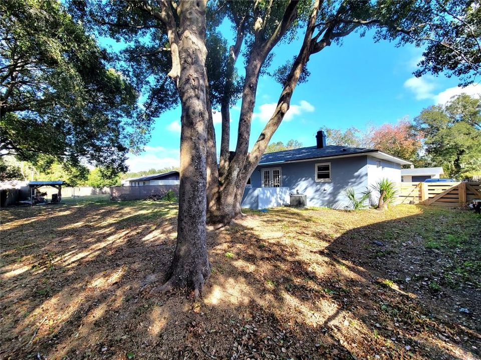 For Sale: $235,000 (3 beds, 2 baths, 1215 Square Feet)