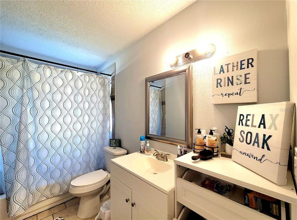 For Sale: $235,000 (3 beds, 2 baths, 1215 Square Feet)