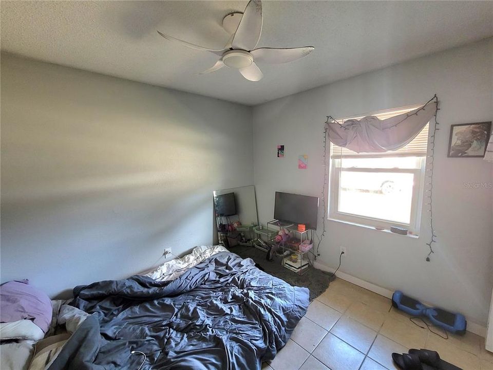 For Sale: $235,000 (3 beds, 2 baths, 1215 Square Feet)