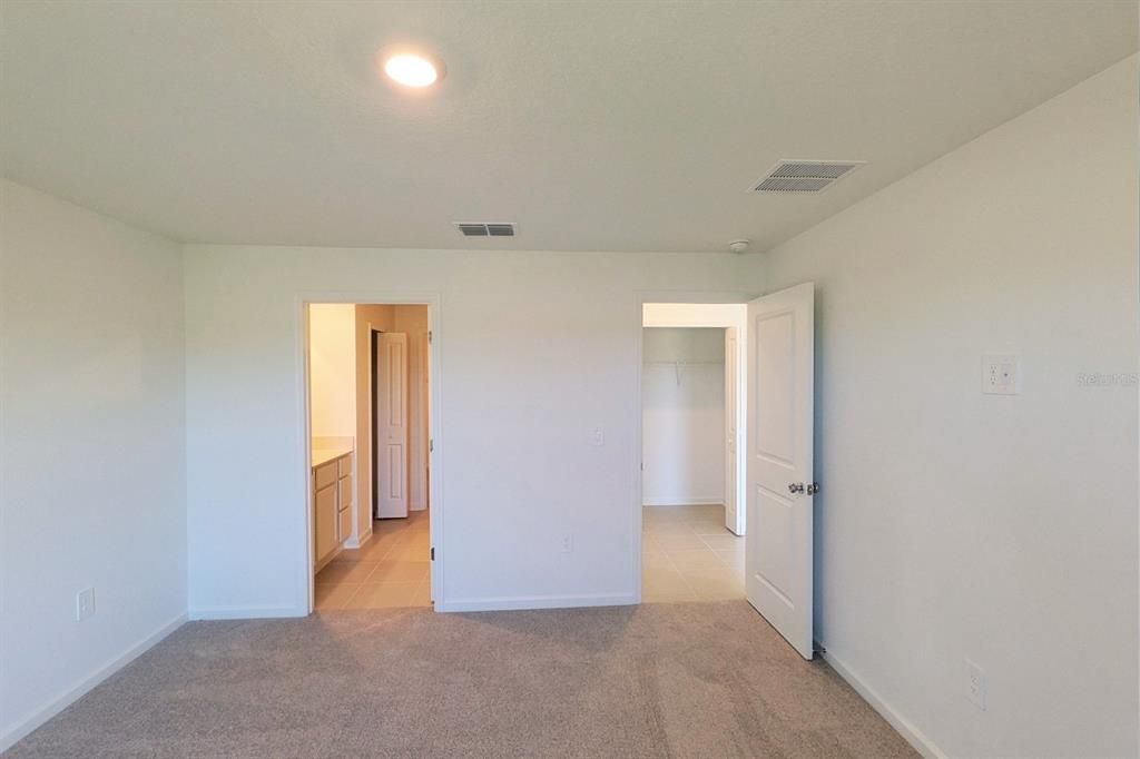 En Renta: $2,200 (4 camas, 2 baños, 1824 Pies cuadrados)