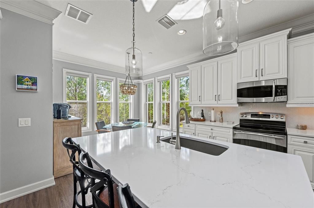 待售: $890,000 (3 贝兹, 3 浴室, 2214 平方英尺)