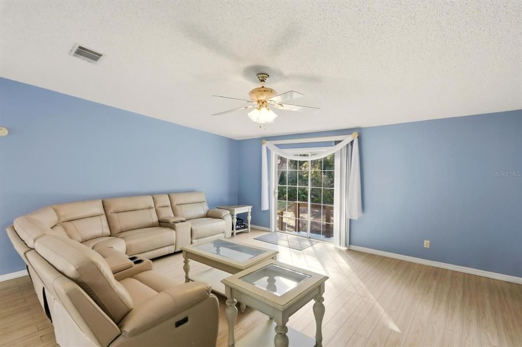 En Venta: $169,900 (3 camas, 2 baños, 1488 Pies cuadrados)