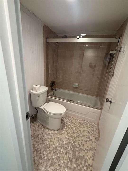 For Rent: $2,000 (2 beds, 2 baths, 1210 Square Feet)