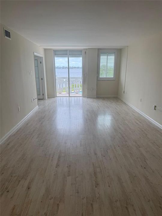 For Rent: $2,000 (2 beds, 2 baths, 1210 Square Feet)