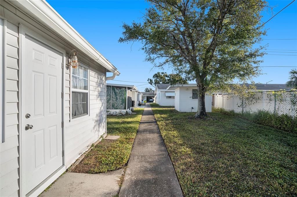 For Sale: $125,000 (2 beds, 2 baths, 950 Square Feet)