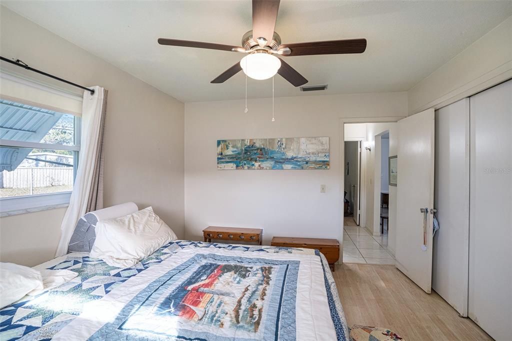 For Sale: $125,000 (2 beds, 2 baths, 950 Square Feet)