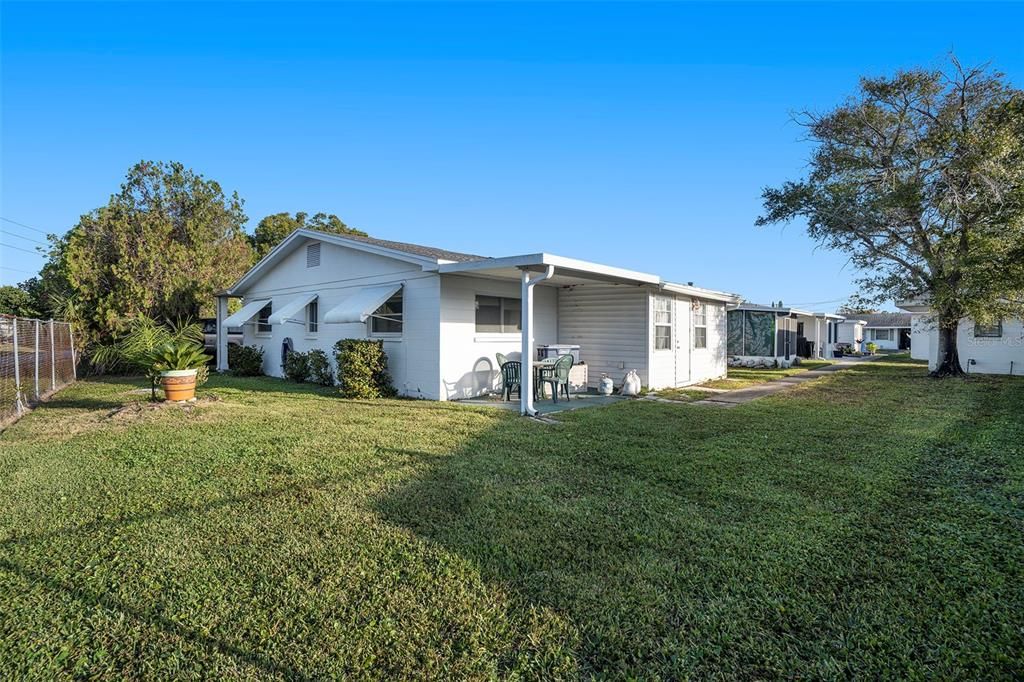 For Sale: $125,000 (2 beds, 2 baths, 950 Square Feet)