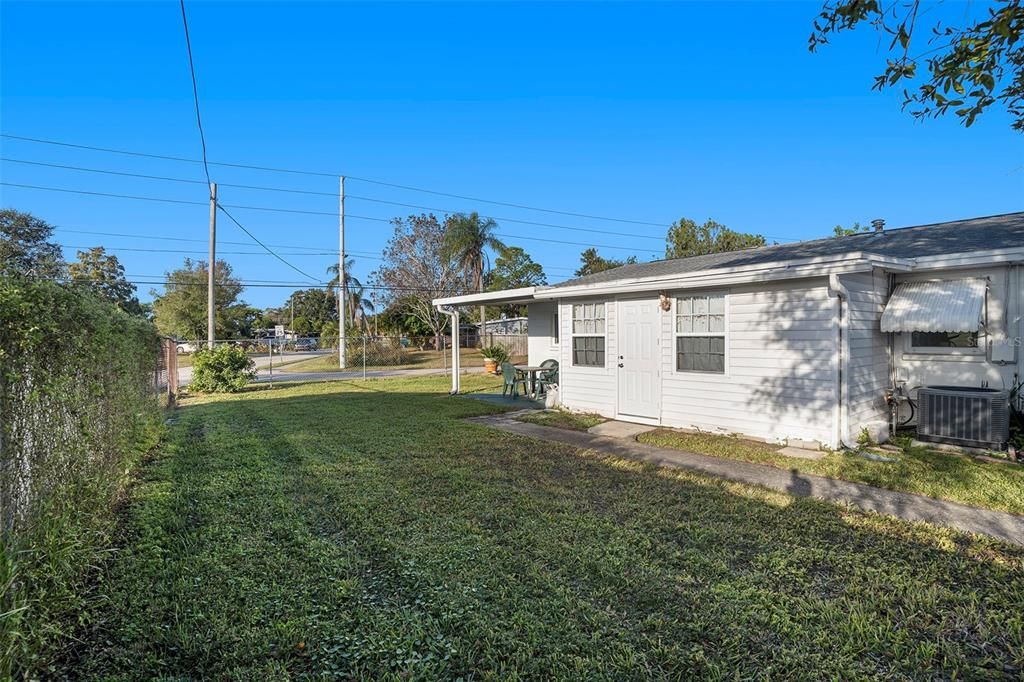 For Sale: $125,000 (2 beds, 2 baths, 950 Square Feet)