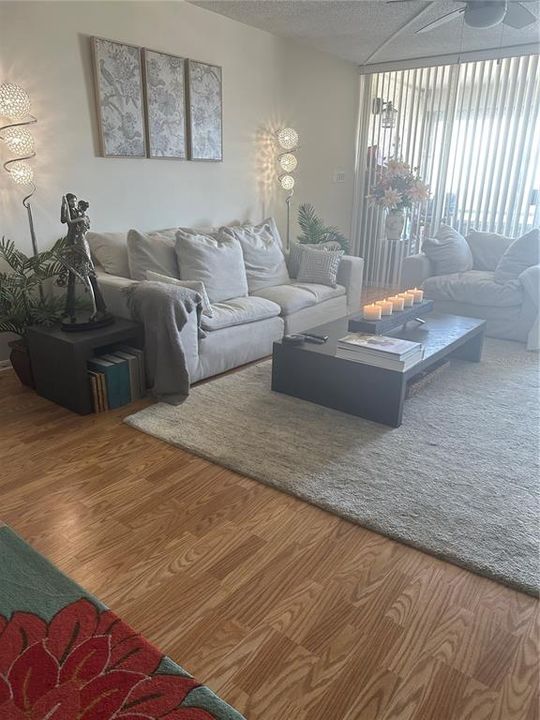 В аренду: $2,850 (1 спален, 1 ванн, 995 Квадратных фут)