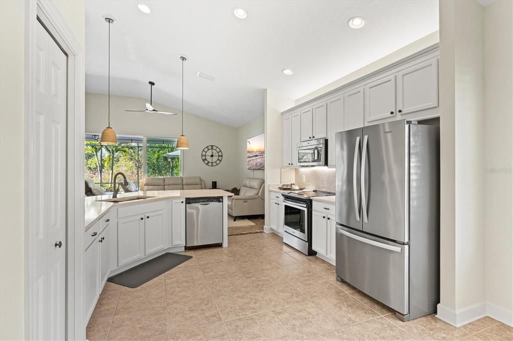 待售: $589,000 (3 贝兹, 2 浴室, 2029 平方英尺)