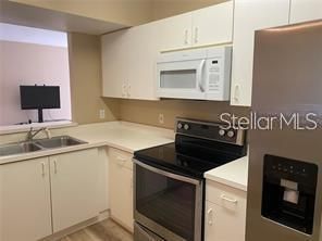 For Rent: $1,700 (3 beds, 2 baths, 1200 Square Feet)