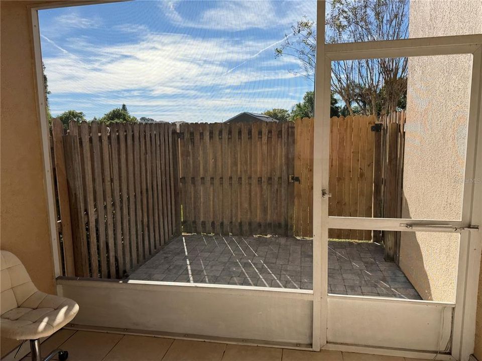 For Rent: $1,700 (3 beds, 2 baths, 1200 Square Feet)