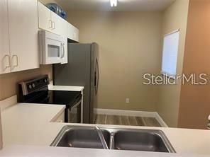 For Rent: $1,700 (3 beds, 2 baths, 1200 Square Feet)