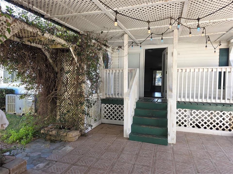 En Venta: $329,000 (3 camas, 2 baños, 1296 Pies cuadrados)