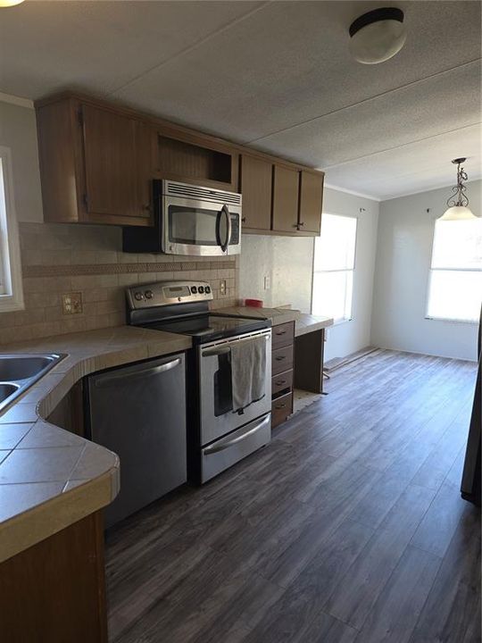 En Venta: $329,000 (3 camas, 2 baños, 1296 Pies cuadrados)