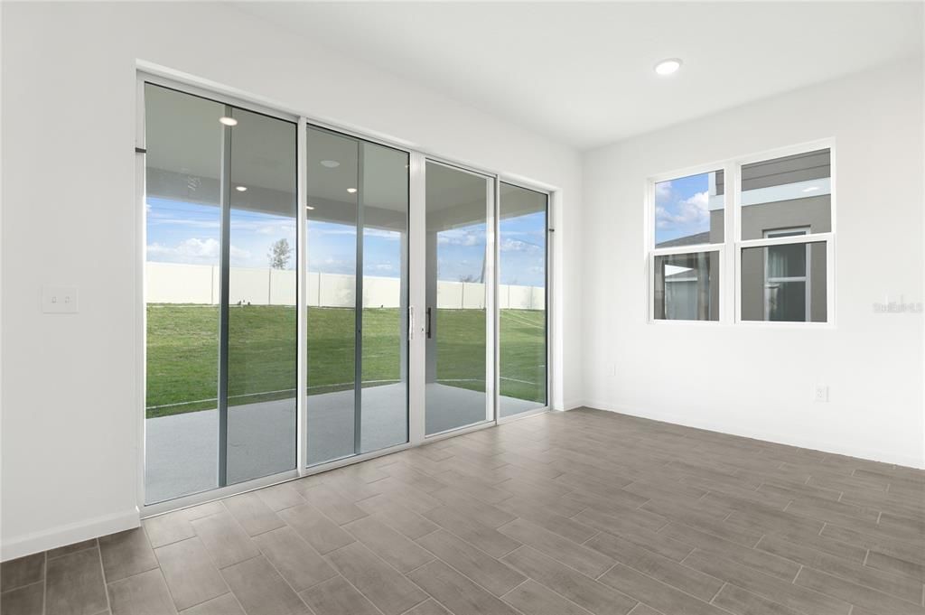 En Venta: $395,330 (5 camas, 3 baños, 2807 Pies cuadrados)