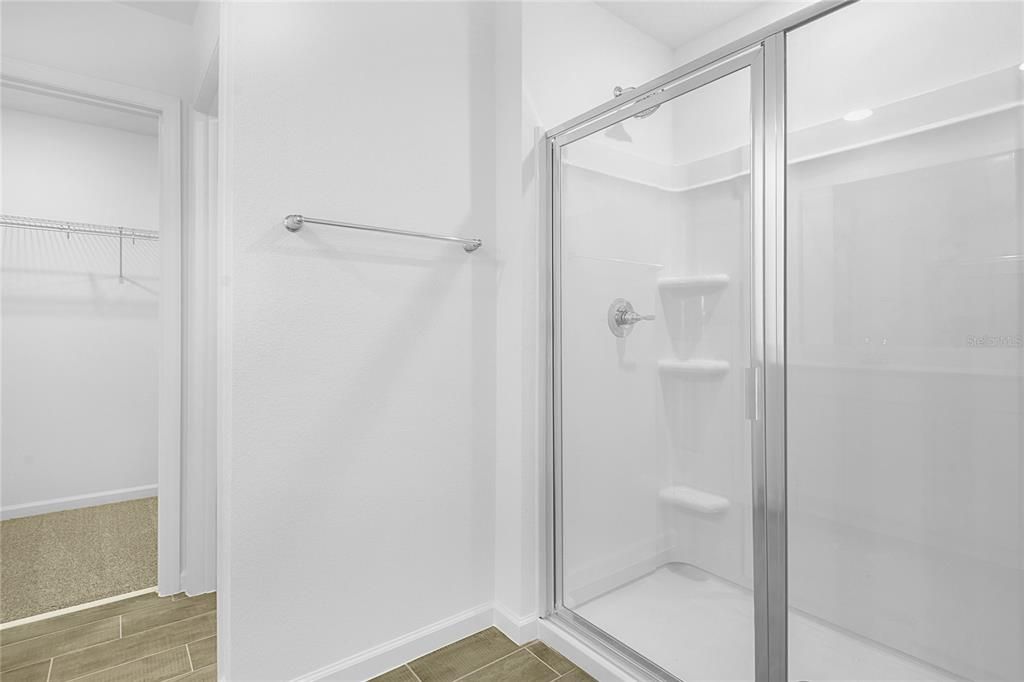 En Venta: $395,330 (5 camas, 3 baños, 2807 Pies cuadrados)