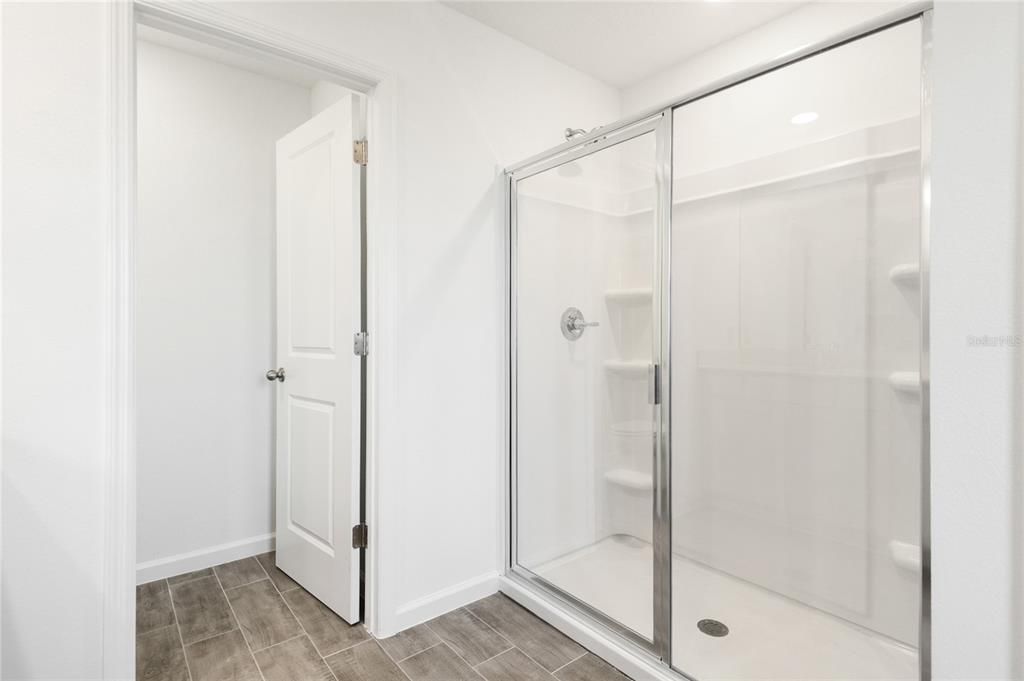 En Venta: $395,330 (5 camas, 3 baños, 2807 Pies cuadrados)