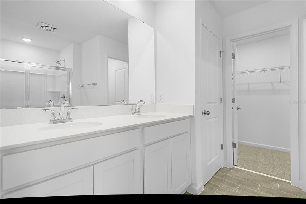 En Venta: $395,330 (5 camas, 3 baños, 2807 Pies cuadrados)