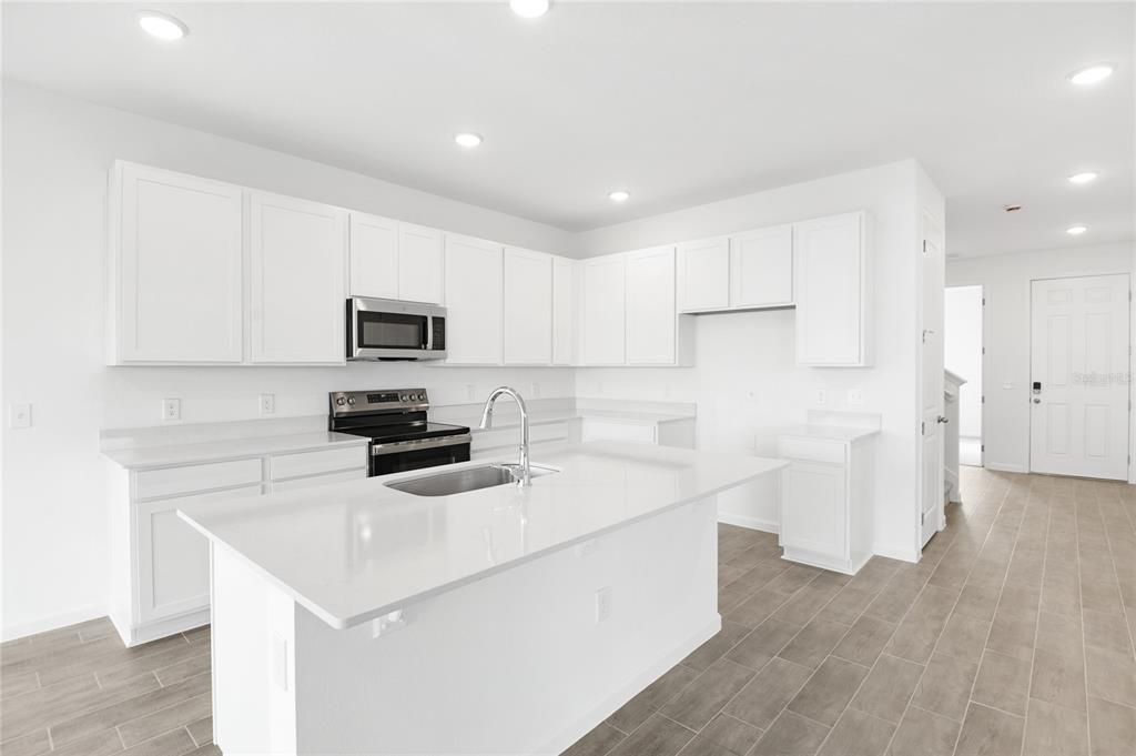 En Venta: $395,330 (5 camas, 3 baños, 2807 Pies cuadrados)