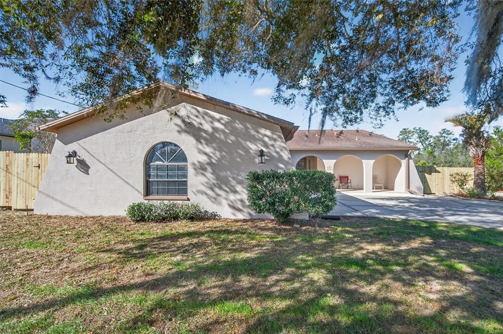 На продажу: $332,500 (3 спален, 2 ванн, 1672 Квадратных фут)