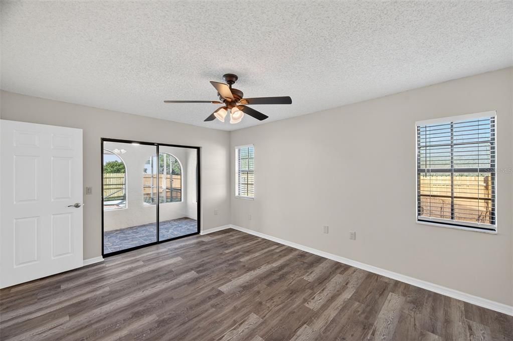 На продажу: $332,500 (3 спален, 2 ванн, 1672 Квадратных фут)