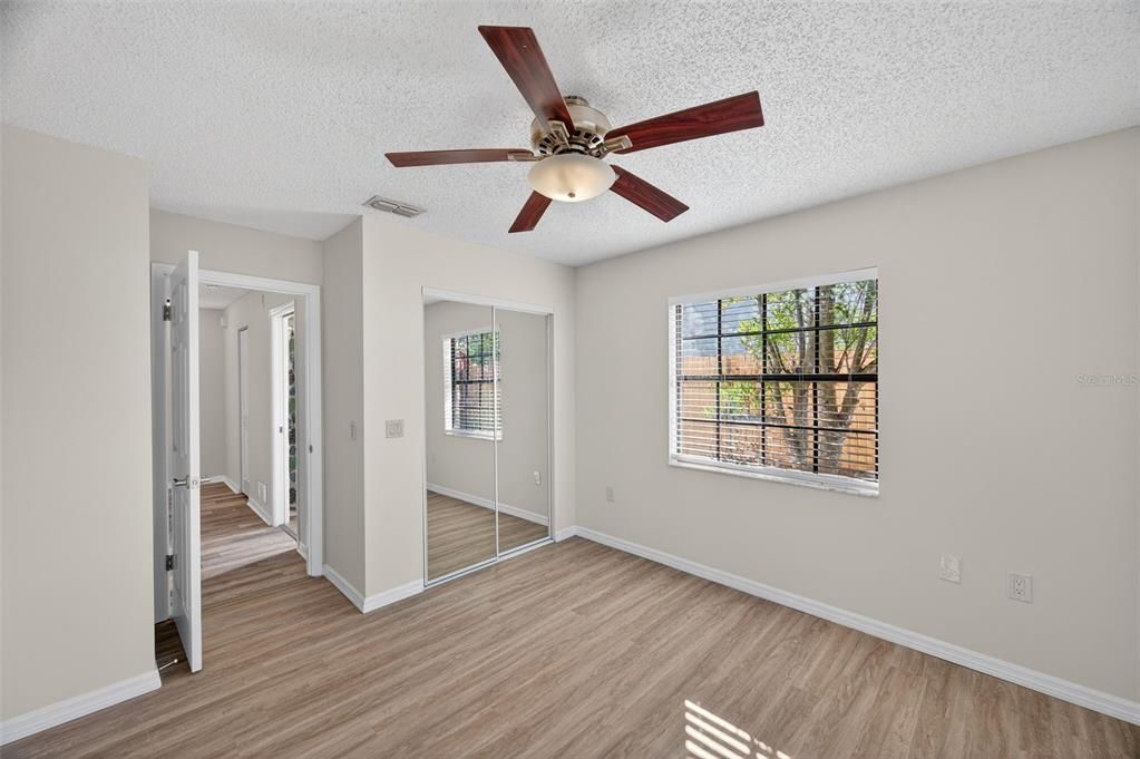 На продажу: $332,500 (3 спален, 2 ванн, 1672 Квадратных фут)