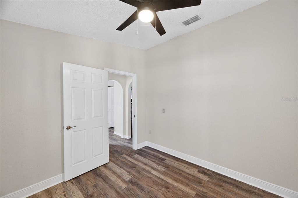 На продажу: $332,500 (3 спален, 2 ванн, 1672 Квадратных фут)