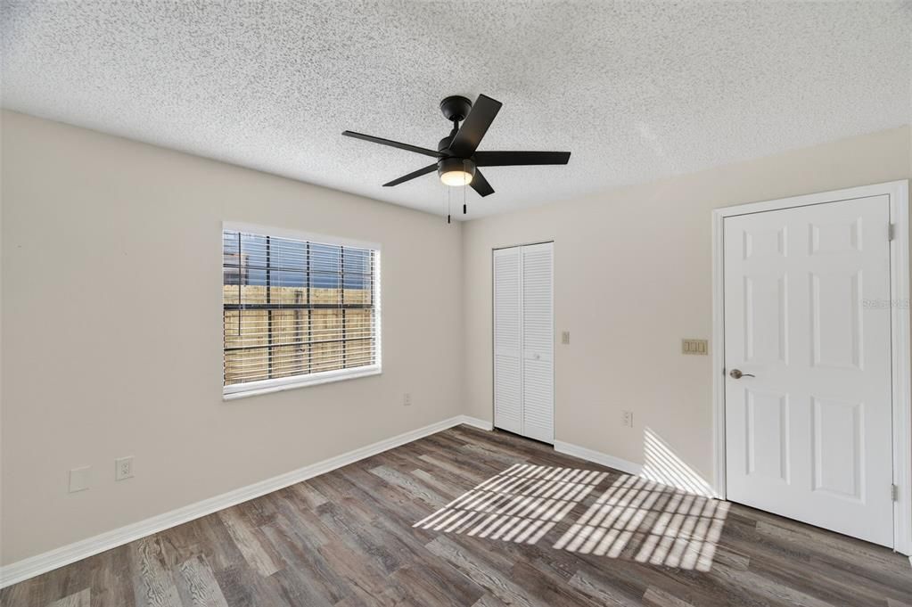 На продажу: $332,500 (3 спален, 2 ванн, 1672 Квадратных фут)