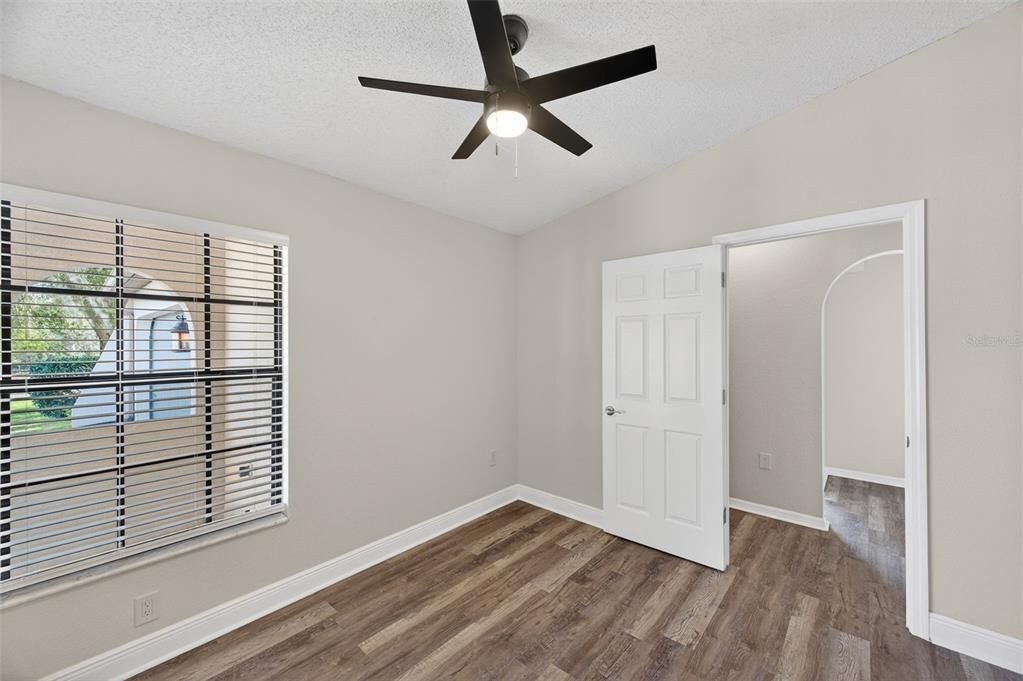 На продажу: $332,500 (3 спален, 2 ванн, 1672 Квадратных фут)