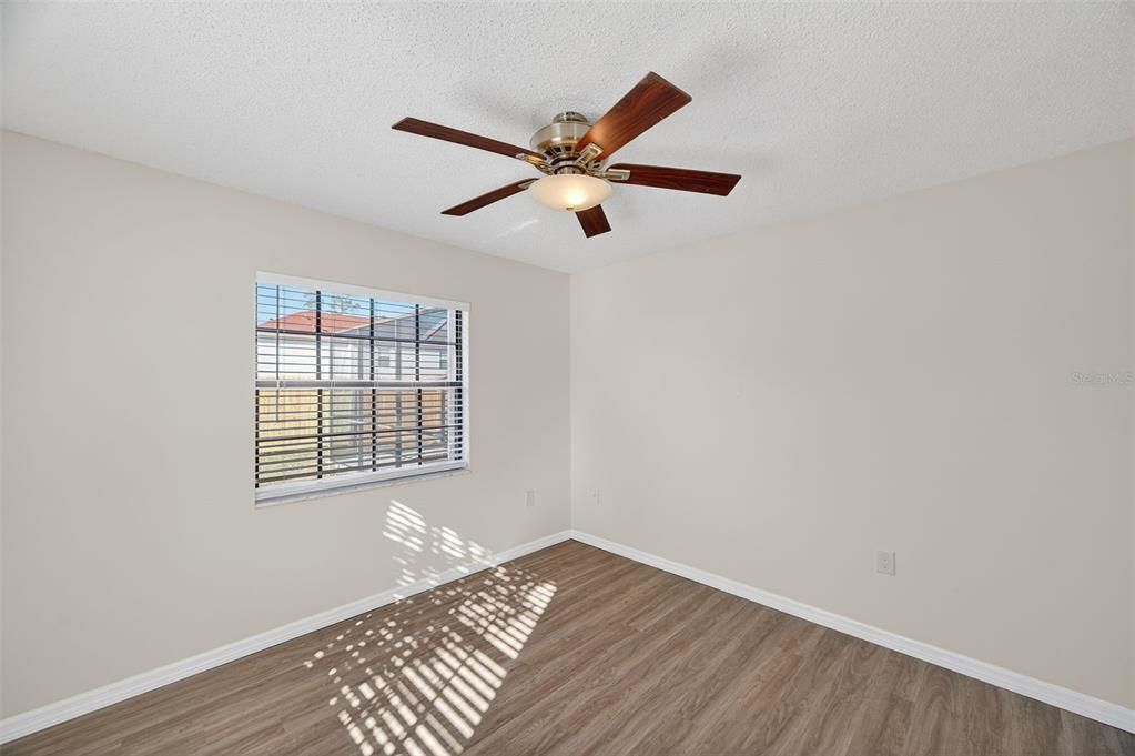 На продажу: $332,500 (3 спален, 2 ванн, 1672 Квадратных фут)