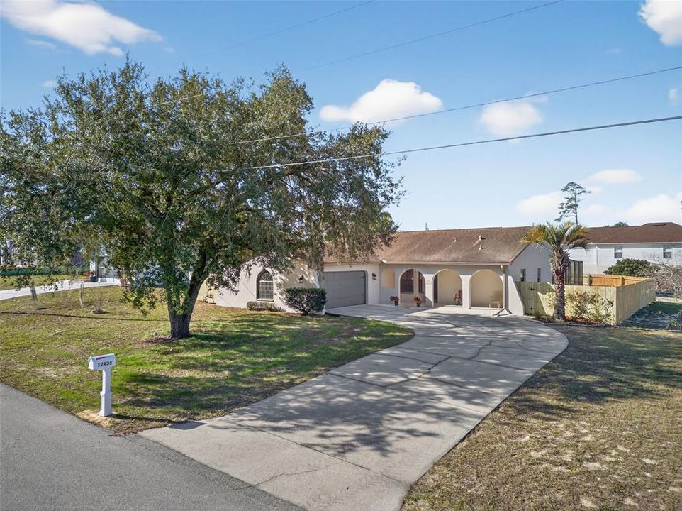 На продажу: $332,500 (3 спален, 2 ванн, 1672 Квадратных фут)