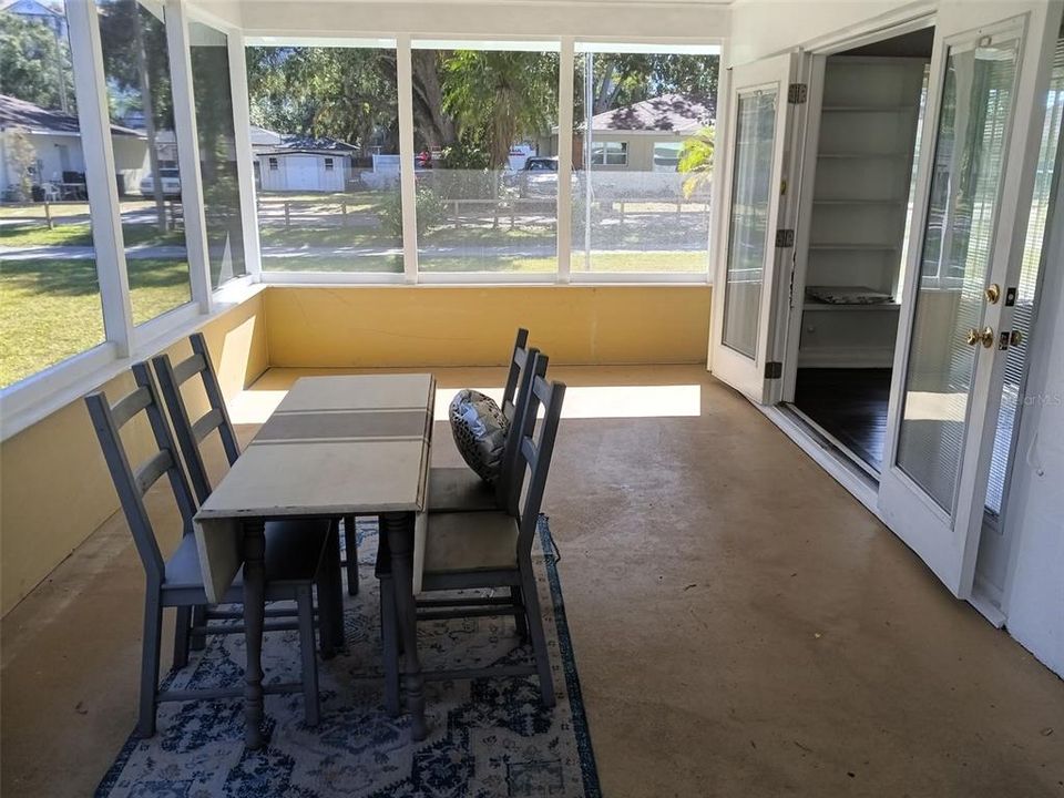 For Rent: $2,150 (2 beds, 1 baths, 1400 Square Feet)