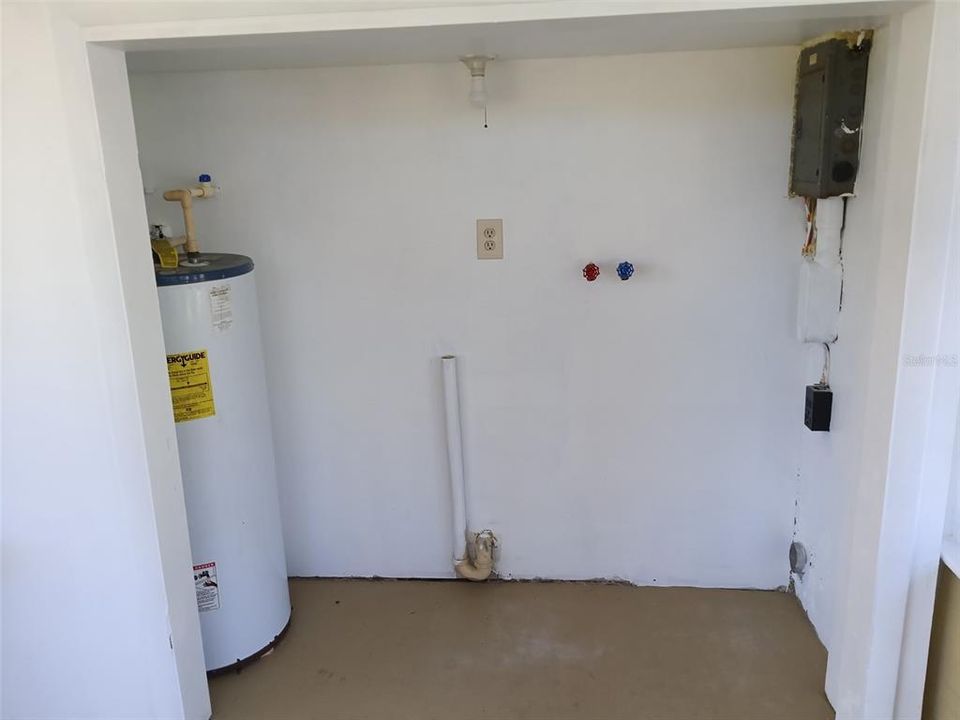 For Rent: $2,150 (2 beds, 1 baths, 1400 Square Feet)