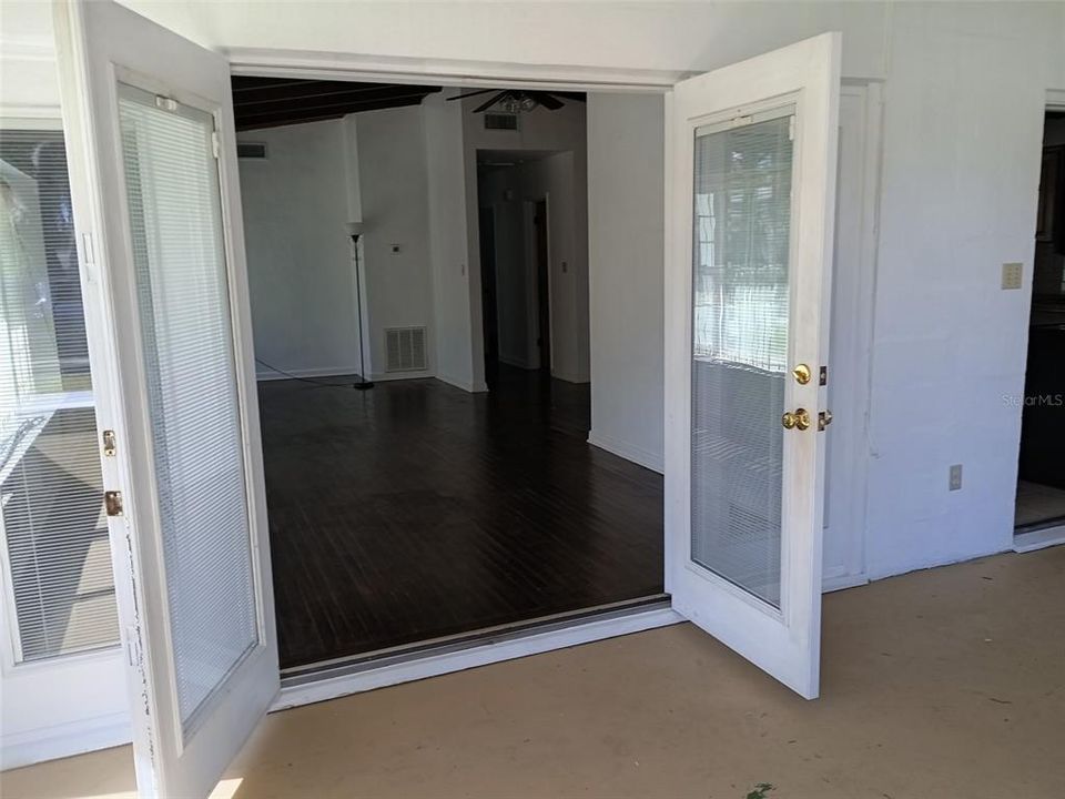 For Rent: $2,150 (2 beds, 1 baths, 1400 Square Feet)